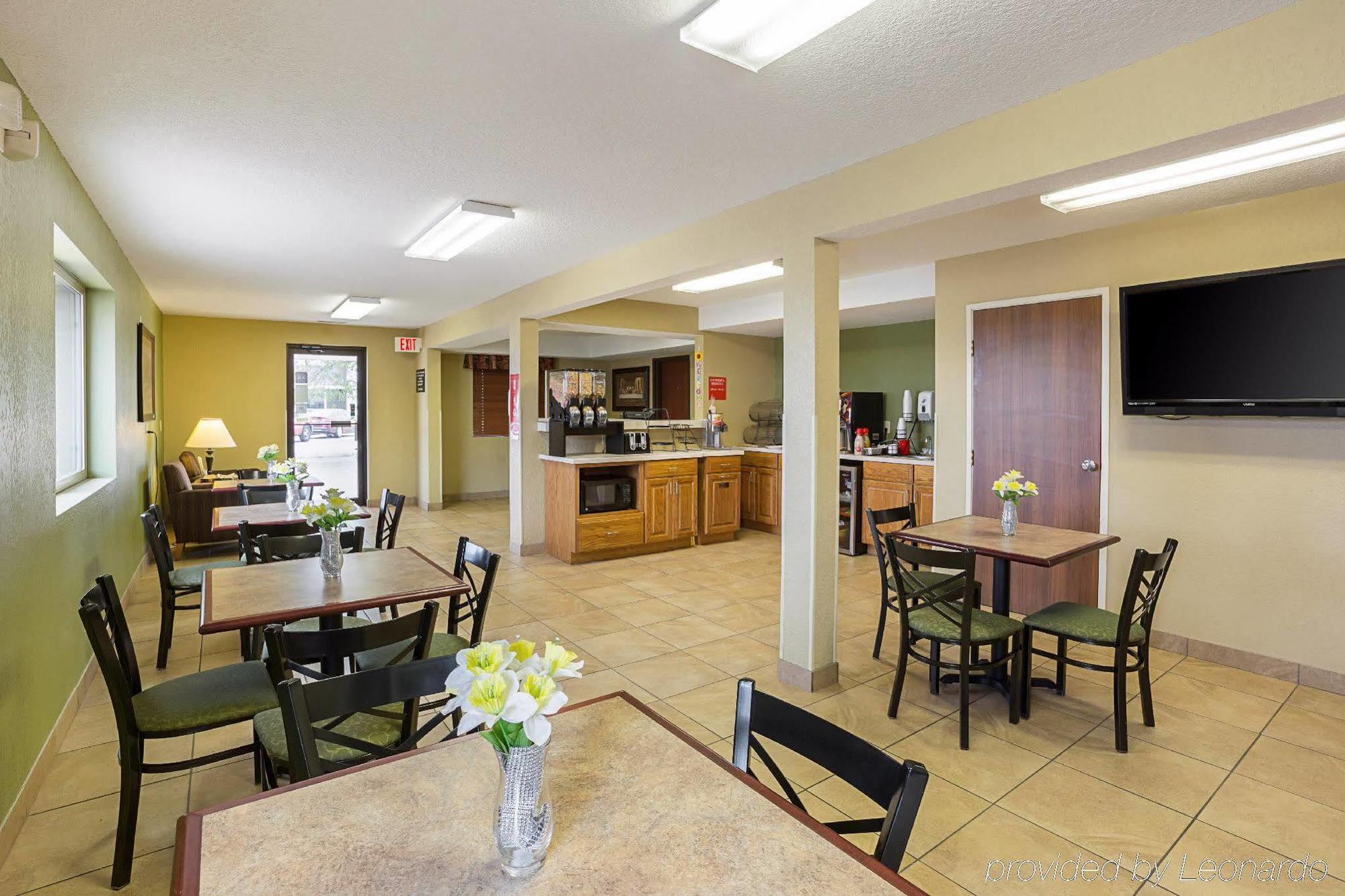 Rodeway Inn & Suites Kearney Exterior foto
