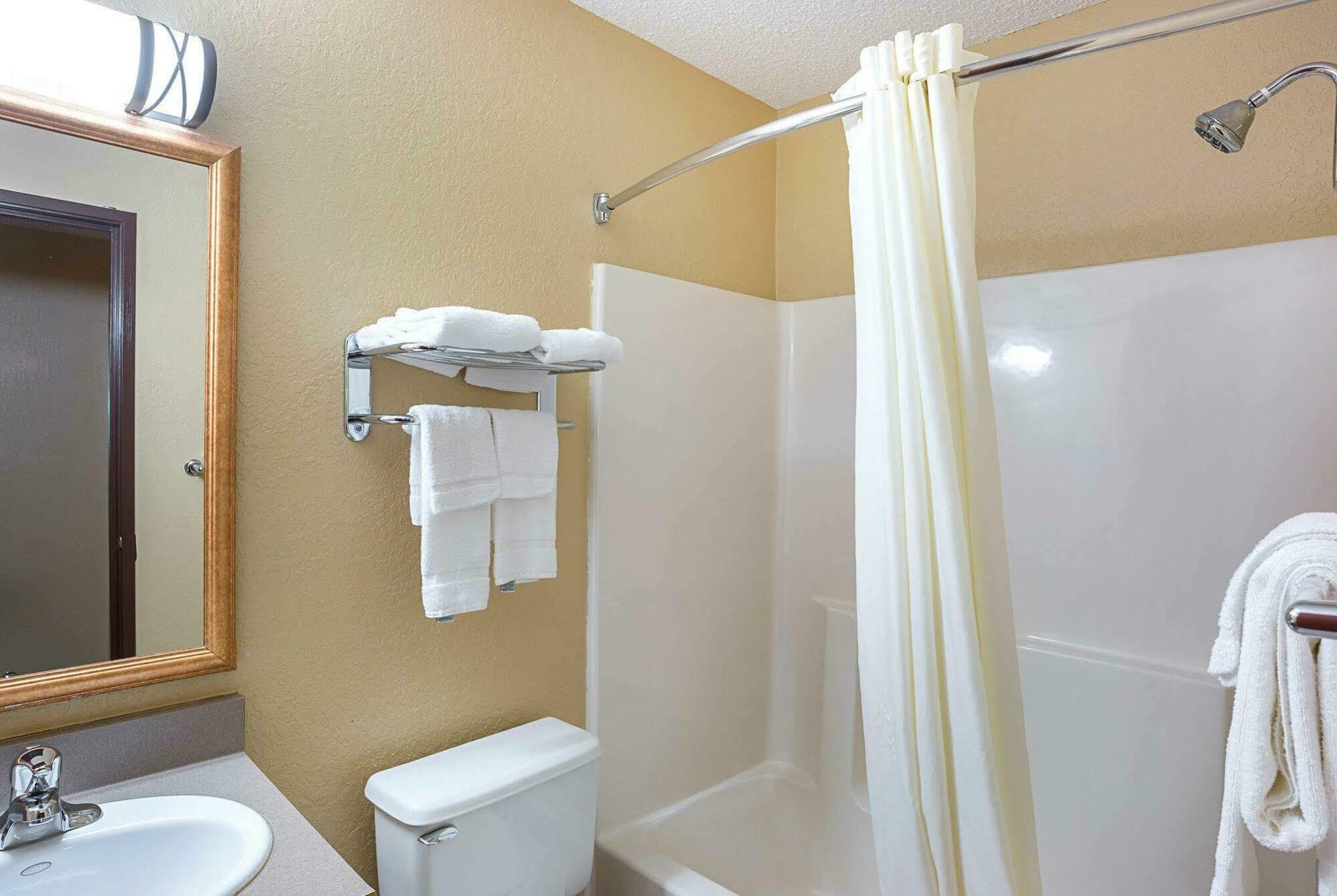 Rodeway Inn & Suites Kearney Exterior foto